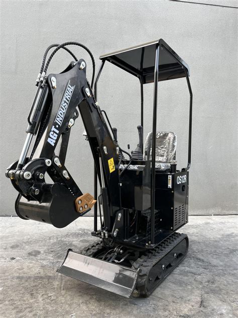 agt mini excavator oil capacity